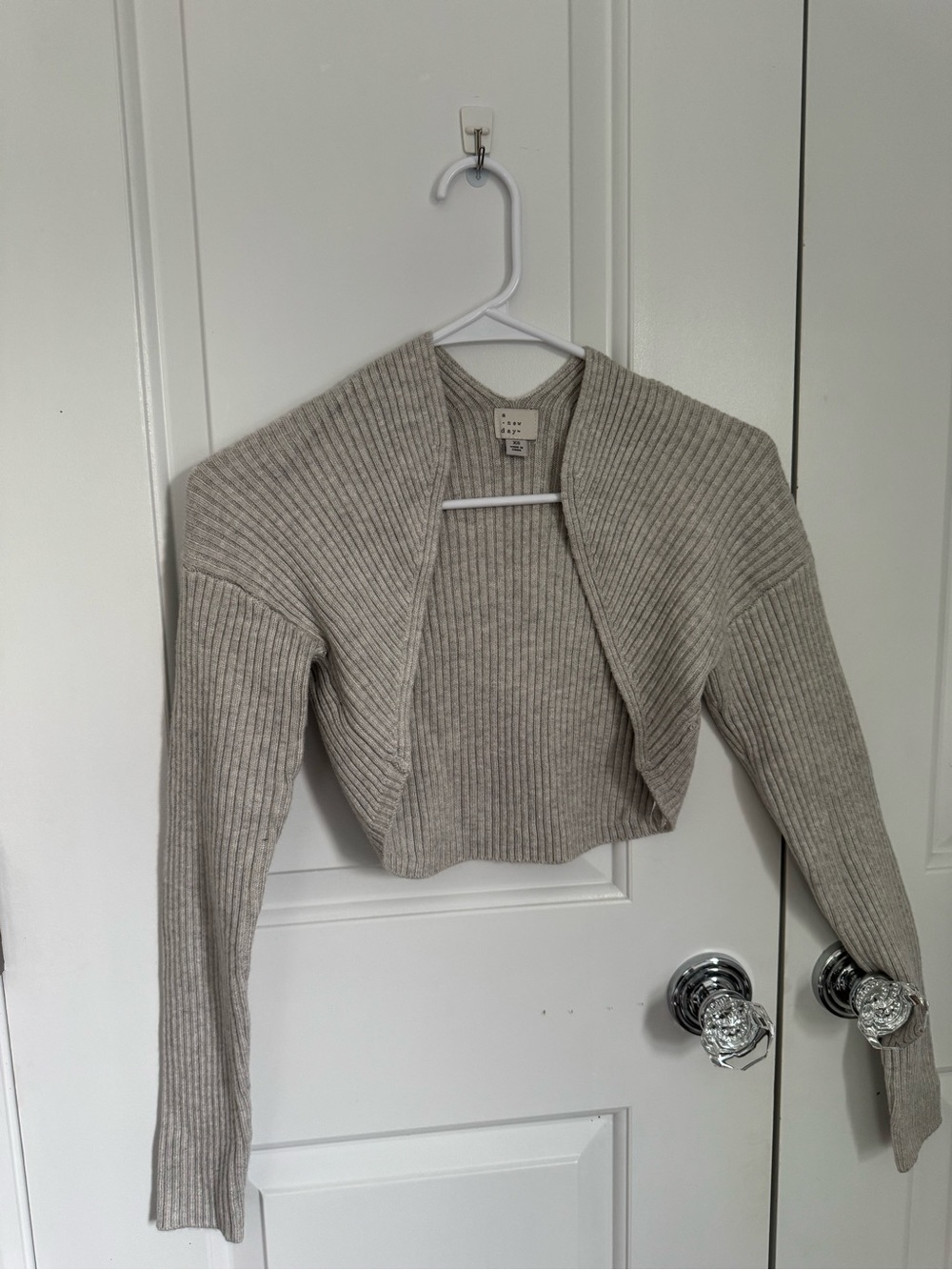 Gray Cropped Ribbed Knit Shrug